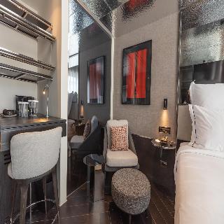Adia Aluma Athens, Curio Collection