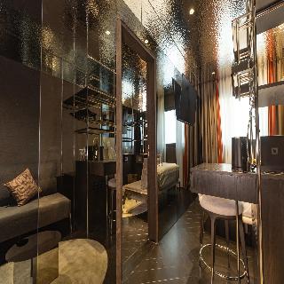 Adia Aluma Athens, Curio Collection