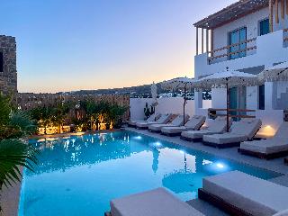 Mykonos Dot Suites