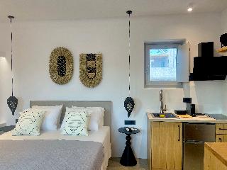 Mykonos Dot Suites