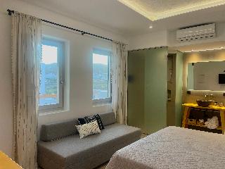 Mykonos Dot Suites