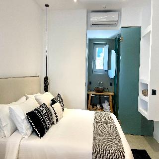 Mykonos Dot Suites