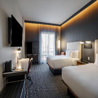 Courtyard By Marriott Madison