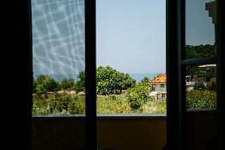 Karavostasi Beach Hotel