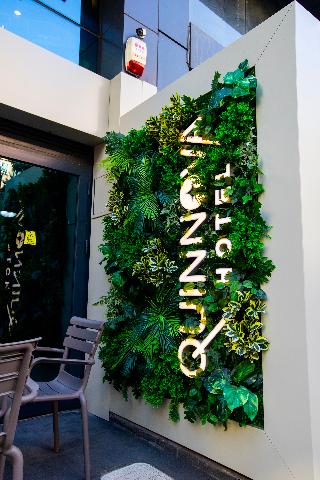 Quinnova Hotel