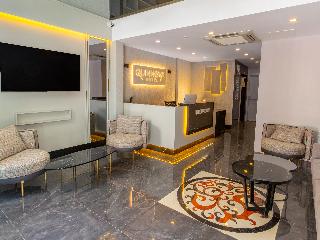 Quinnova Hotel