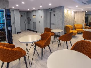 Quinnova Hotel