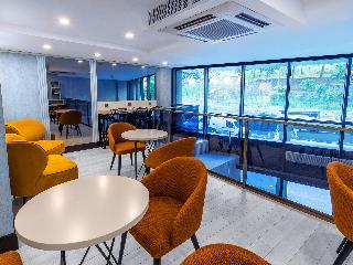 Quinnova Hotel