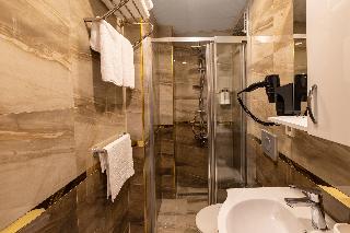 Quinnova Hotel