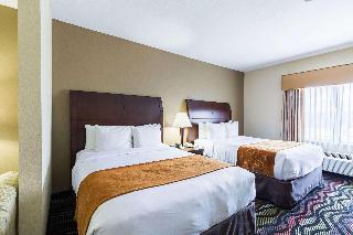 2 King Beds Suite Nonsmoking Accessible