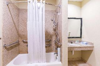 2 King Beds Suite Nonsmoking Accessible
