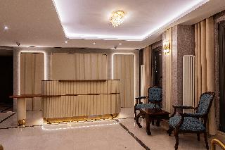 Triton Hotel