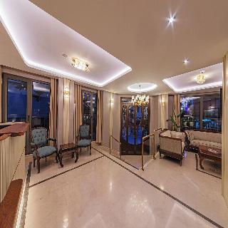 Triton Hotel