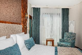 Triton Hotel