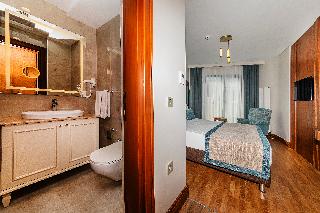 Triton Hotel