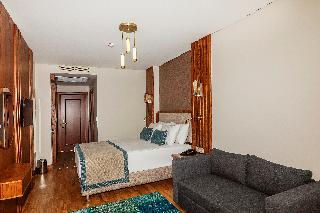 Triton Hotel