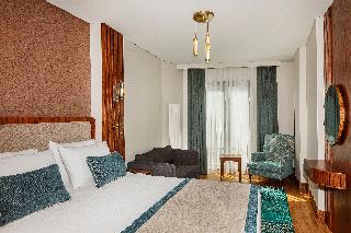 Triton Hotel