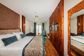 Triton Hotel