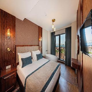 Triton Hotel