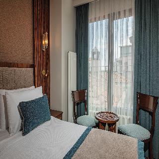 Triton Hotel