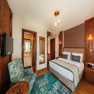 Triton Hotel