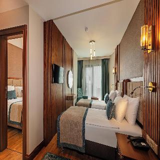 Triton Hotel