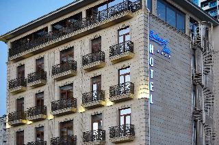 Boulevard Side Hotel