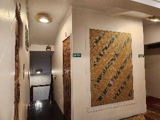 Balai Vivencio Hostel By Zuzu
