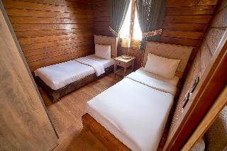 Flora Handüzü Resort & Wellness Bungalow Hotel