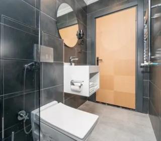 And Center Suite
