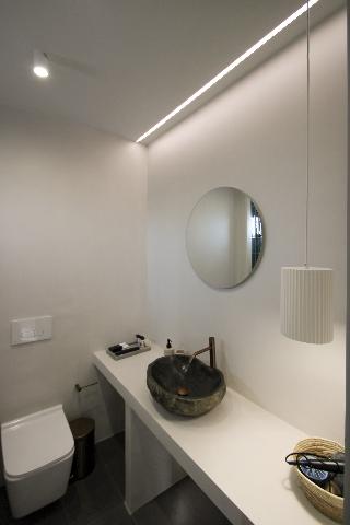 Airy Suites