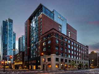 Revery Toronto Downtown, Curio Collection By Hilto