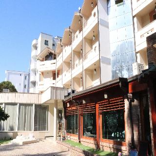 Danis Hotel