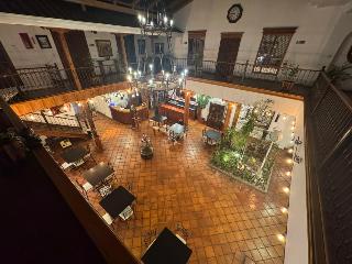 Hotel & Suites El Quijote