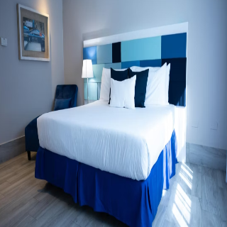 Holiday Inn Express & Suites Anchorage Midtown