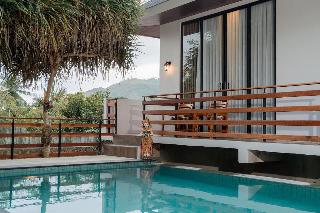Yoki's Bungalows By Zuzu