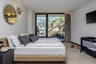 Room Room