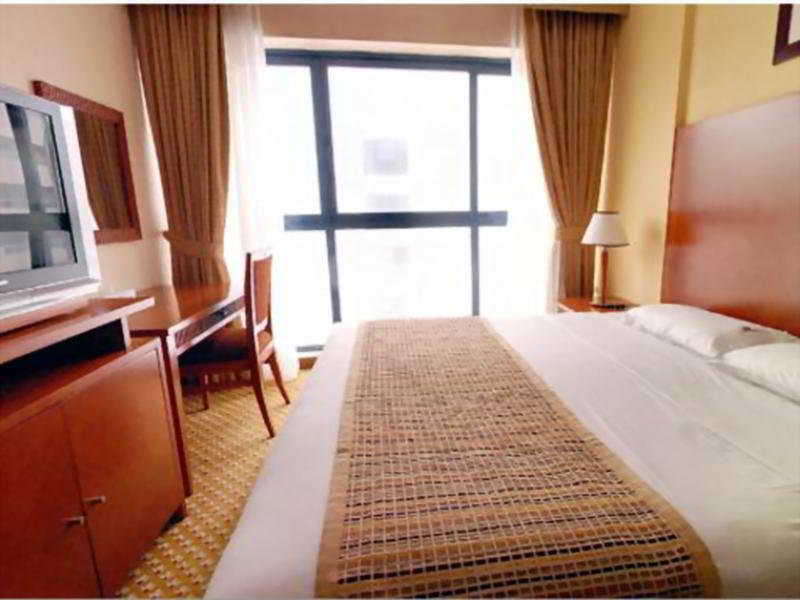Room
 di London Crown 1 Bur Dubai