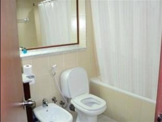 Room
 di London Crown 1 Bur Dubai