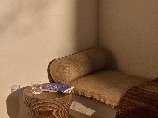 Luura - Cliff, Paros, Morgans Originals