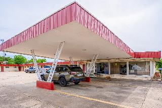 OYO Holiday Capri Motel & Rv Park