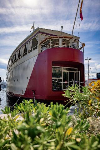 Botel Marina