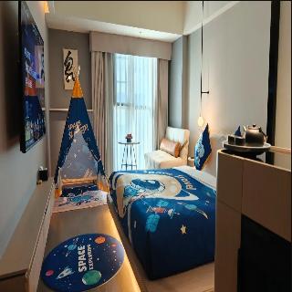 Room Room