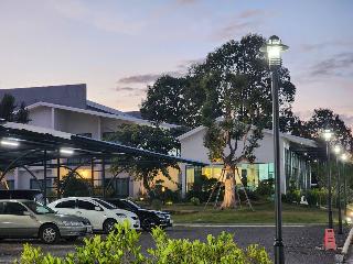 Tree Airport Hotel