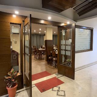 Lords Midtown Suites