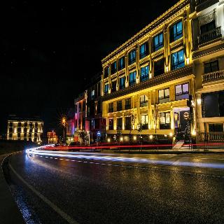 Cosi̇nus Ai̇rport Hotel