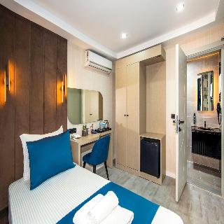 Cosi̇nus Ai̇rport Hotel