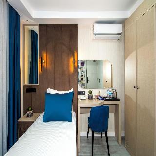 Cosi̇nus Ai̇rport Hotel