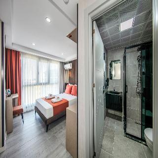 Cosi̇nus Ai̇rport Hotel