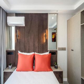Cosi̇nus Ai̇rport Hotel
